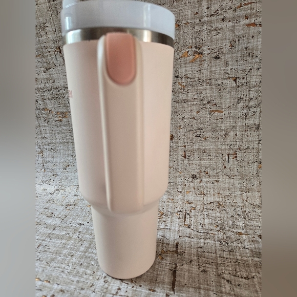 Stanley 40oz In Powder Pink No Straw Has Some Chipping - Picture 3 of 7